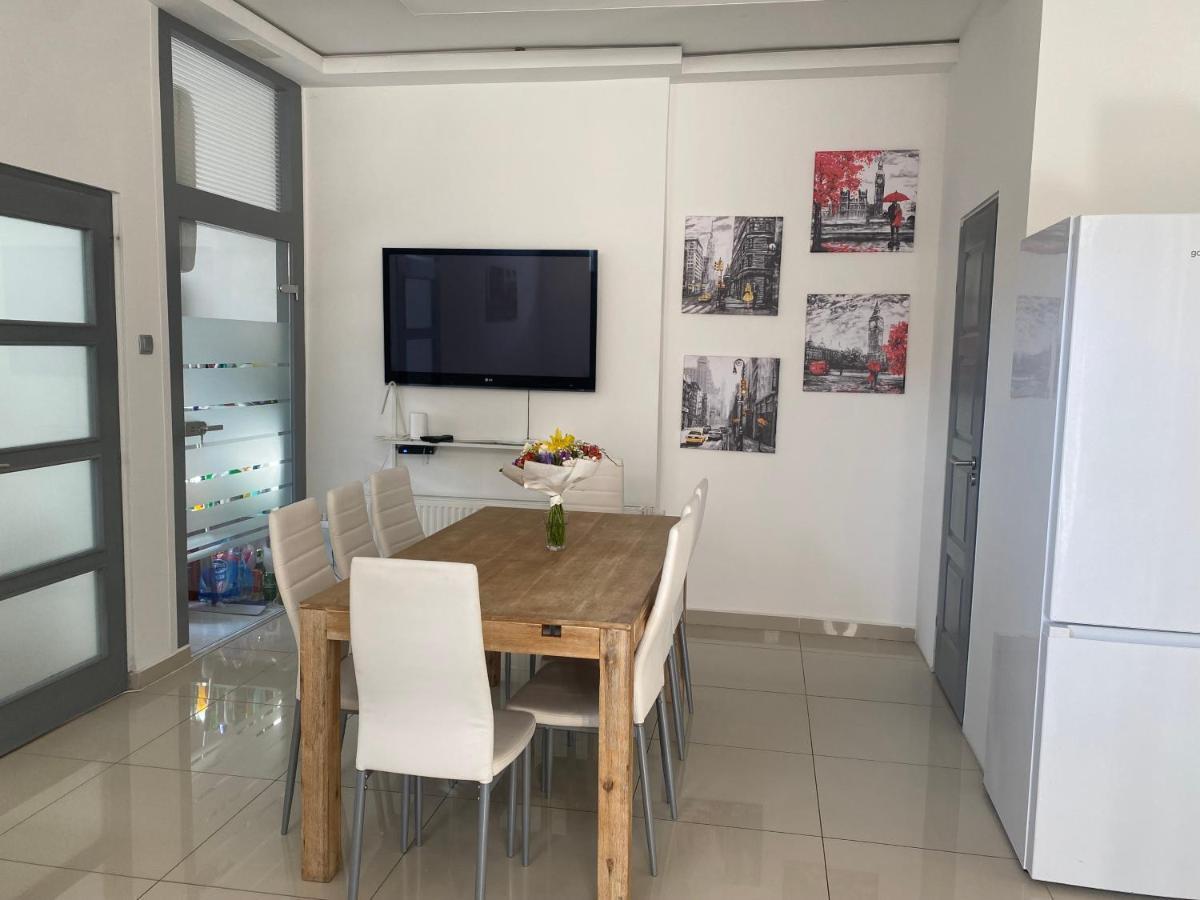 Luxury Apartment In The Centre Ac Parking Garden ブダペスト エクステリア 写真